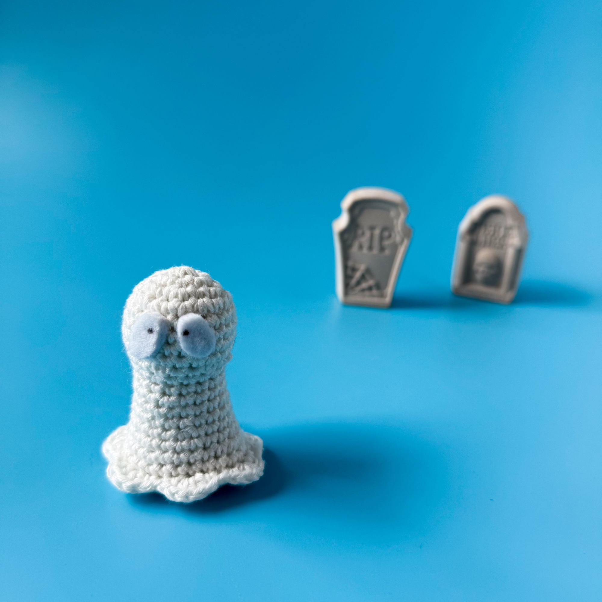 Crochet Ghost Kit - Halloween Amigurumi Kit - DIY Crochet Kit for Beginners with Video Tutorial & PDF Pattern - Image 3