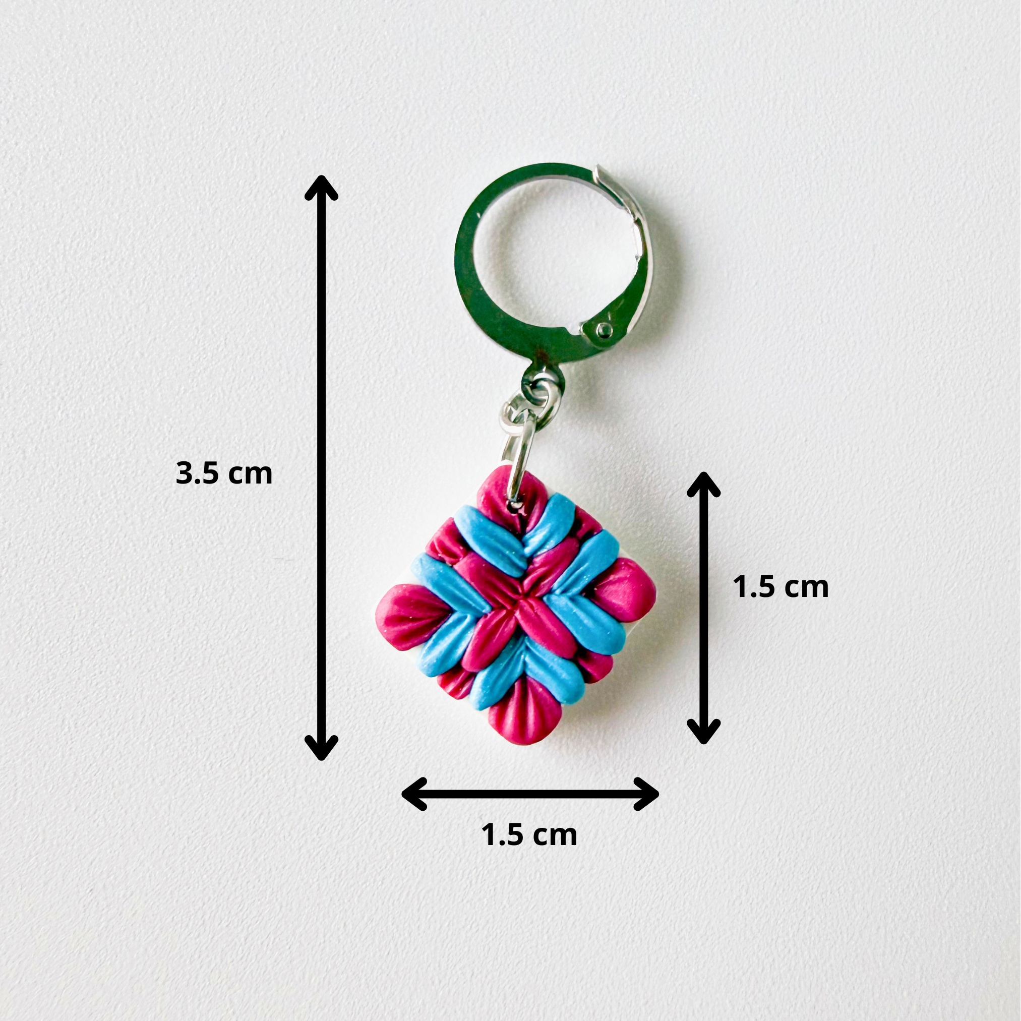 Granny square stitch marker - crochet and knitting accessory - Image 4