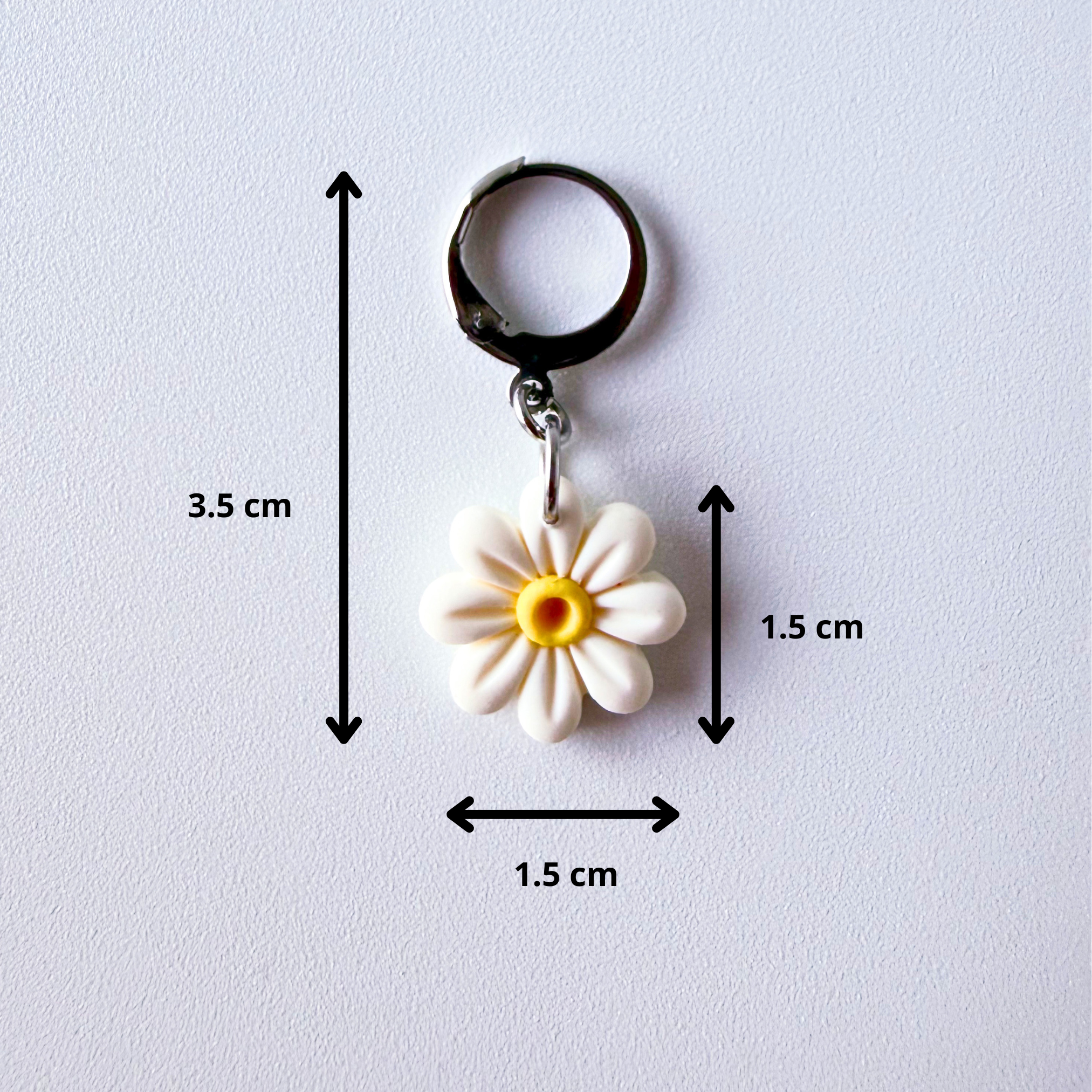 Daisy stitch marker - crochet and knitting accessory - Image 3
