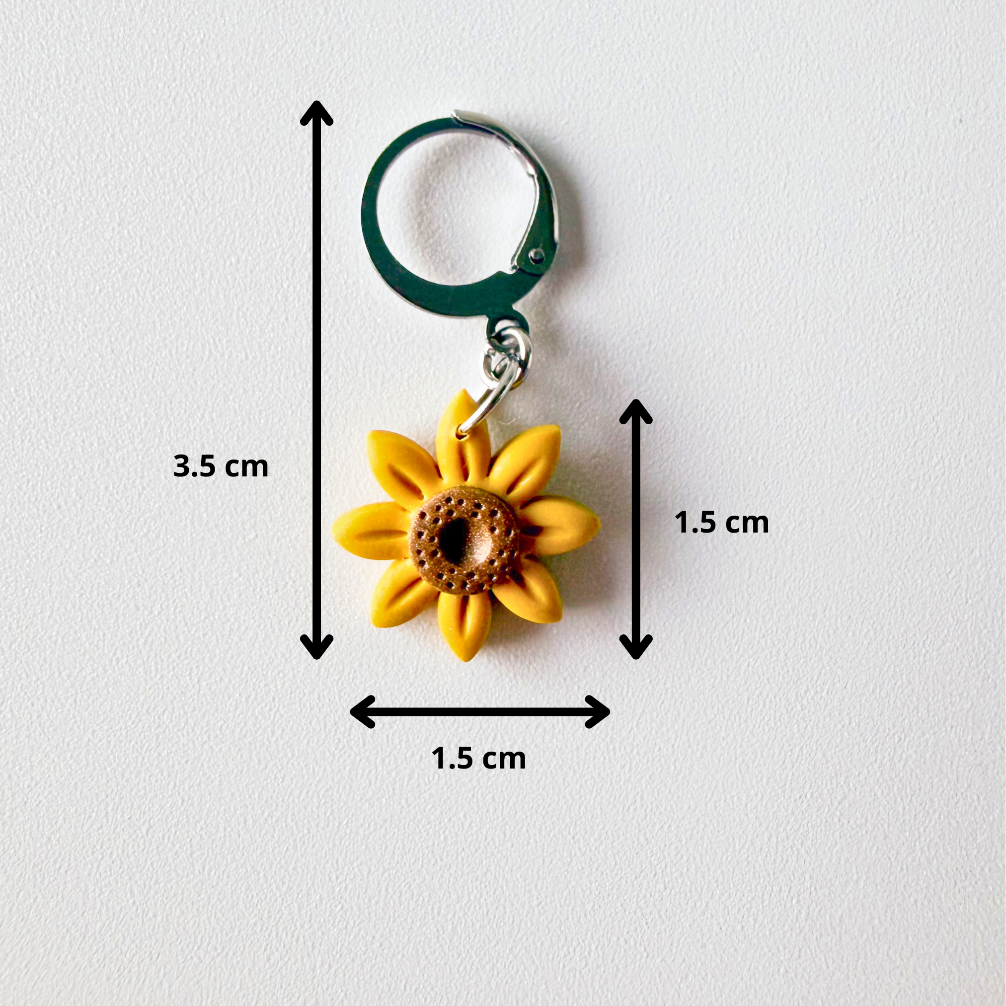 Sunflower stitch marker - crochet and knitting accessory - Image 3